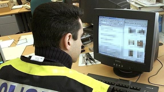 Destierran de Fuengirola a un ciberacosador que forzó a niñas a practicar sexo ante una webcam