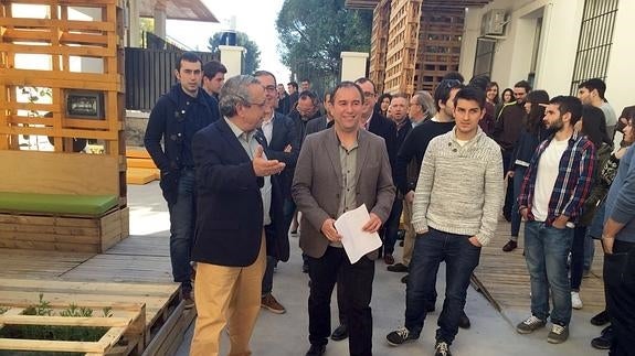 Narváez toma posiciones