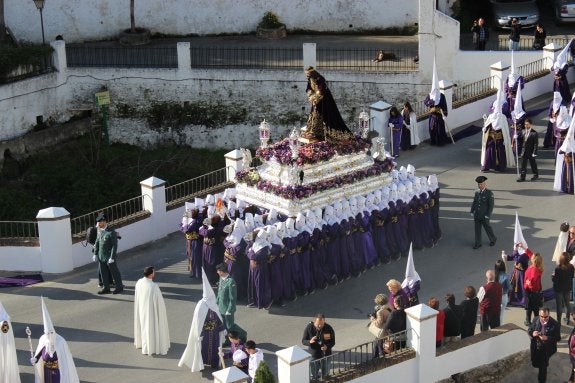 Cristinos y jesuistas rivalizan en la Semana Santa de Arriate