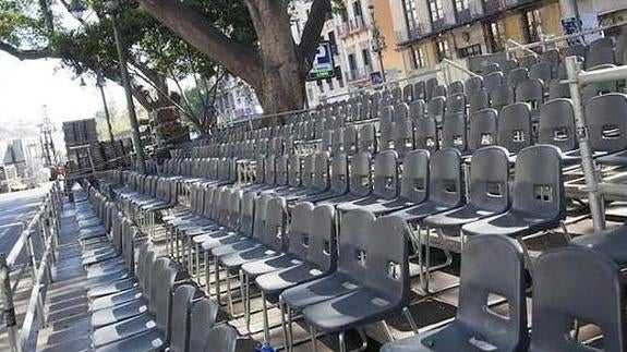 Un millar de mayores verán las procesiones desde la tribuna de la Alameda Principal de forma gratuita