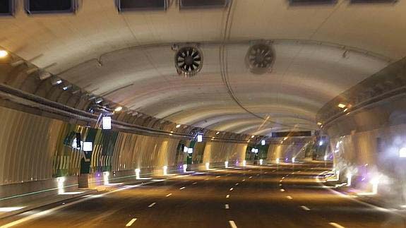 Un conductor provoca tres accidentes tras circular 16 kilómetros en sentido contrario por la autovía