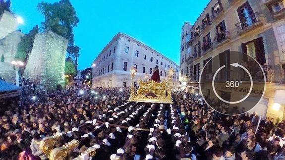 Fotos de la Semana Santa de Málaga en 360º: Salida del Cristo de Estudiantes