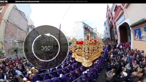 Momentos de la Semana de Málaga 360º: Salida de la cofradía de los Gitanos el Lunes Santo