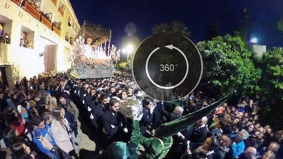 Fotos 360º de la Semana Santa de Málaga 2016: Salida de la Virgen de Estudiantes