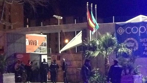 Detenido un futbolista de El Palo B tras entregarse y la policía busca al otro implicado