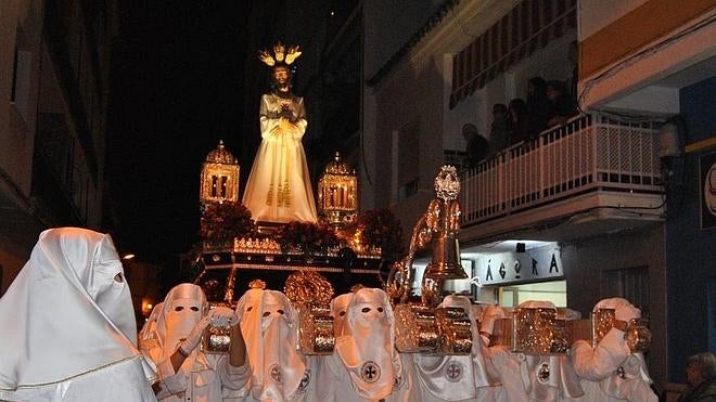 Millares de promesas acompañan al Nazareno, Señor de Marbella, en el Miércoles Santo