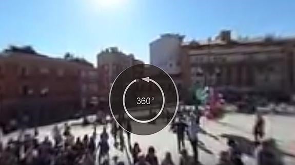 Vídeo 360 º: El Monte Calvario sale de la iglesia de la Victoria