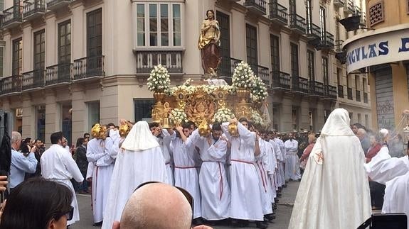 El Resucitado cierra las procesiones de la Semana Santa de Málaga