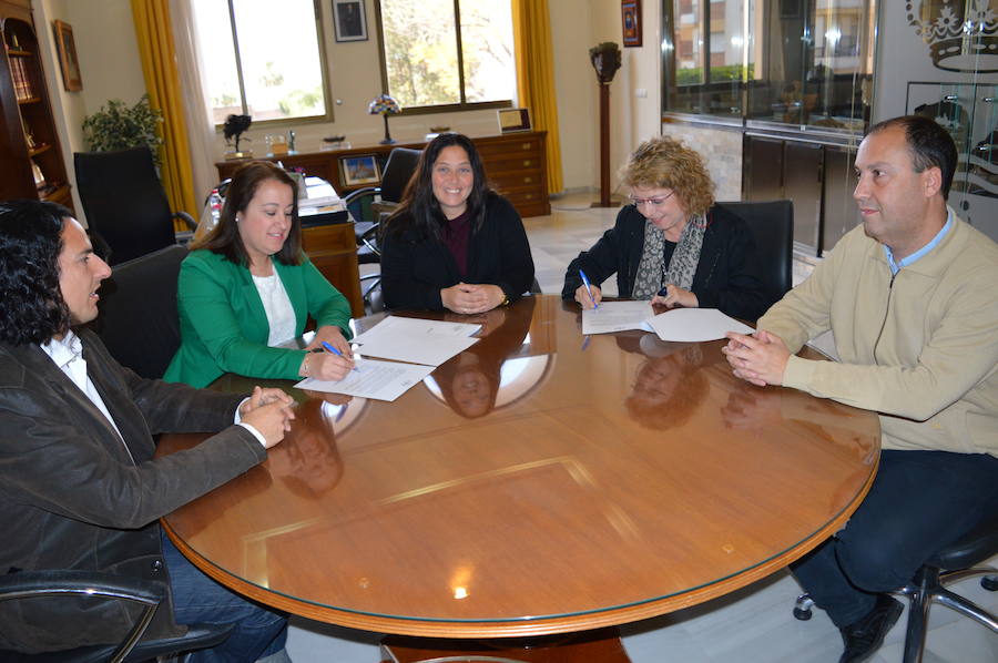 Rincón de la Victoria pone en marcha un nuevo servicio de orientación laboral para personas en riesgo de exclusión social