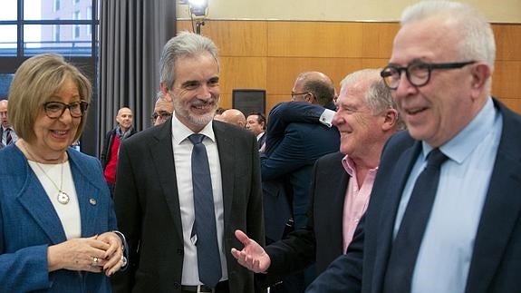 Salud reconoce la necesidad de ampliar la oferta hospitalaria en Málaga