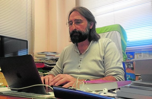 «La dependencia del libro de texto sigue siendo uno de los grandes males de la educación»