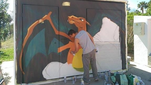 Grafitis para mejorar el entorno urbano en Rincón de la Victoria