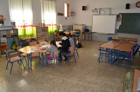 Cartajima ofrece trabajo y casa a familias con hijos para evitar el cierre del colegio