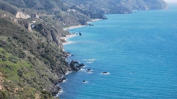 El colectivo social Equilibrio Marino solicita una estrategia conjunta en el paraje de Maro