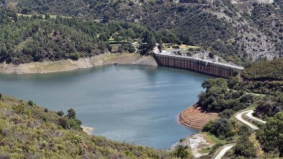 La Costa del Sol tira de desaladora para garantizar el suministro de agua durante el próximo verano