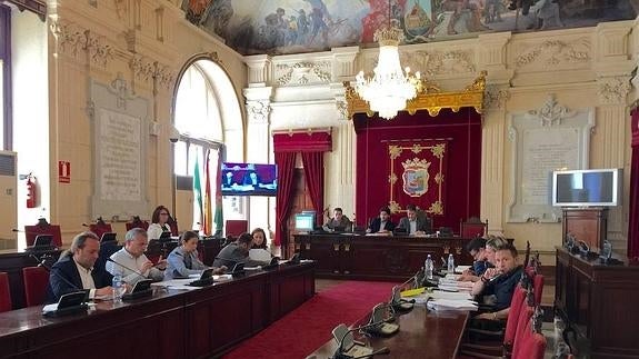 La Cónsula sin mesa y mantel