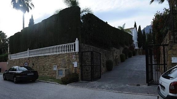 Fallece un hombre tras caer de un andamio en Marbella