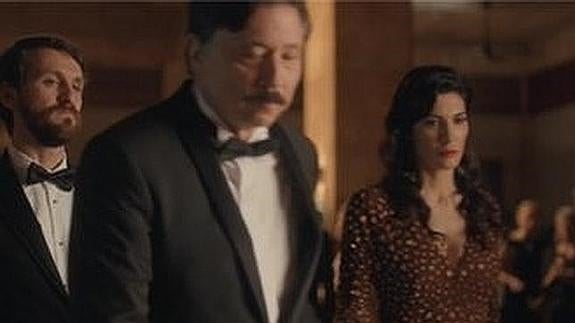 Una ex actriz porno, en el reparto de La Embajada