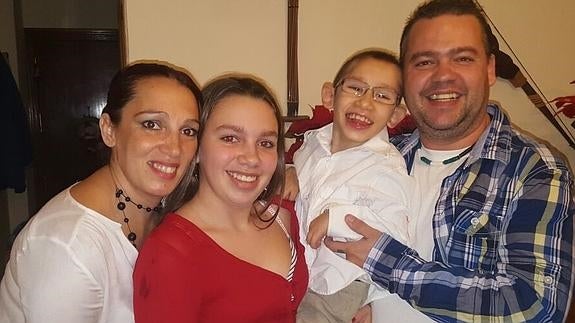 «Mi nombre es Javi, tengo parálisis cerebral y me van a operar. Yo quiero andar»