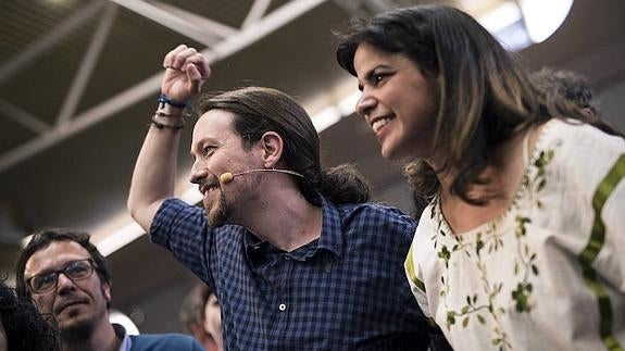 Pablo Iglesias se estrena en Córdoba como líder de la confluencia bendecido por Julio Anguita