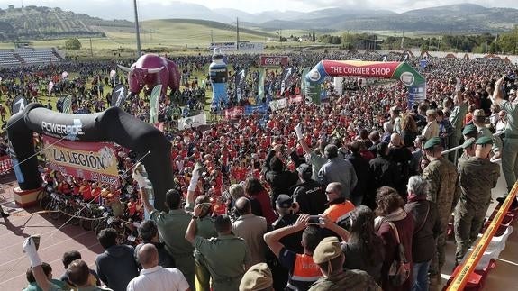 Una legión de 8.000 'cientouneros' en Ronda