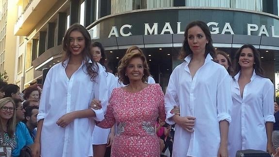 María Teresa Campos presenta su colección de calzado en Málaga