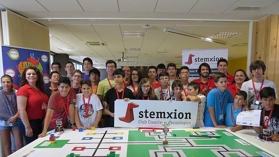 Una treintena de jóvenes malagueños participan en la competición internacional ‘World Robot Olympiad’