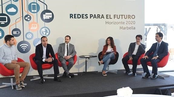 Expertos animan a las empresas a invertir en redes de telecomunicación para seguir creciendo