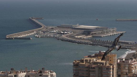 El Puerto de Málaga se da hasta fin de mes para hacer la primera criba en el concurso del hotel