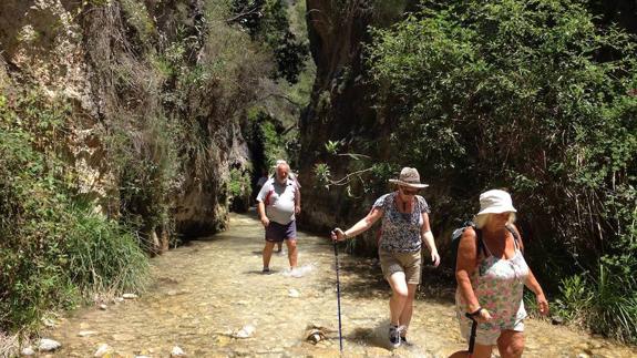 Rescatan a un senderista accidentado en la ruta del río Chíllar de Nerja