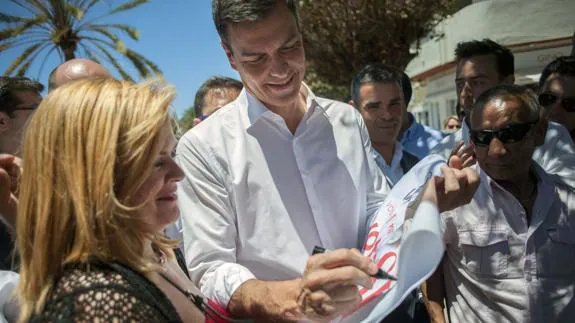 Pedro Sánchez toma el pulso al sector turístico en Marbella