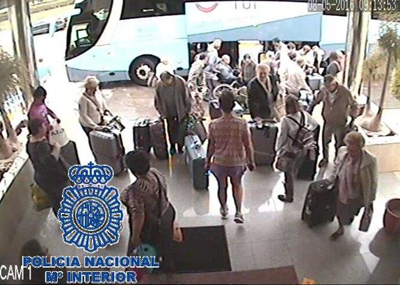 Detienen a tres carteristas por hurtos en hoteles de Torremolinos