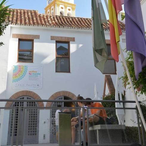 La UNED y el Ayuntamiento tensan la cuerda de la permanencia del aula en Marbella