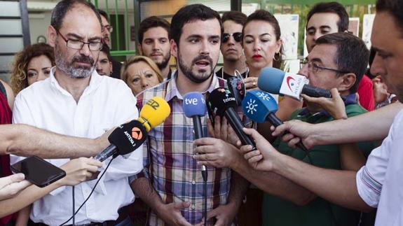 Alberto Garzón ve posible una "mayoría absoluta" del bloque progresista