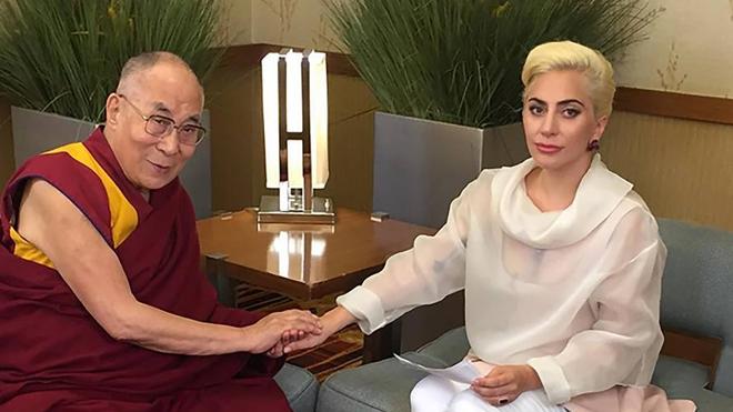 Lady Gaga enfurece a los chinos por su encuentro con el Dalái Lama