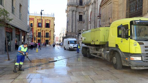 La oposición pretende vetar a los socios privados de Limasa si la empresa sale a concurso