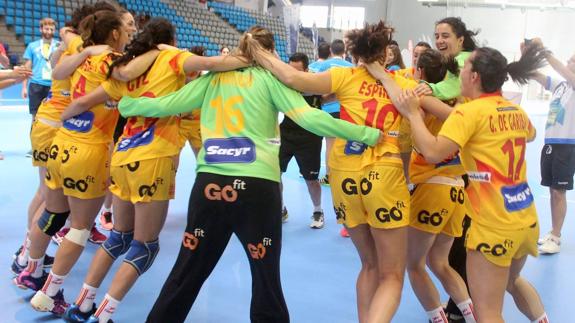 Goleada femenina en balonmano para entrar en las semifinales del Mundial Universitario