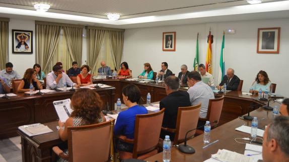 Miembros de Podemos de Mijas critican la asignación de 42.000 euros al año a su portavoz