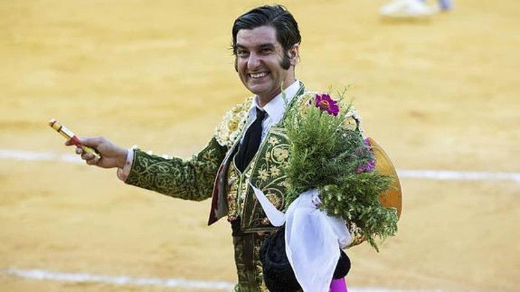 Morante de la Puebla y Miguel Ángel Perera actuarán dos tardes en la feria taurina de Málaga 2016, donde debutarán seis matadores