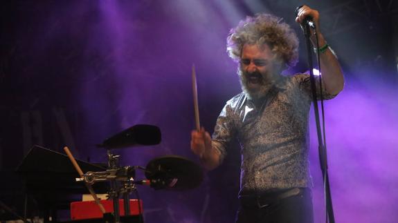 León Benavente desata la 'Revolución' en Ojeando Festival