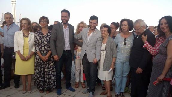 Fran Perea ya tiene su placa en el «paseo de la fama» de Huelin