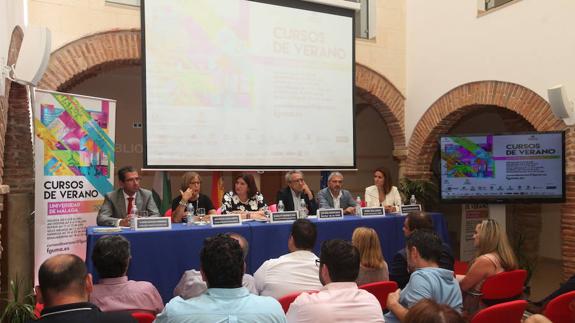 La consejera pide un gran pacto por la Educación en el próximo gobierno