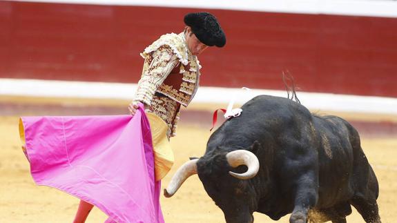 El Juli derrota en la arena a José Tomás