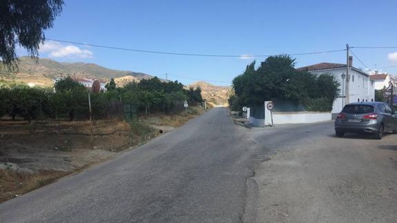 Las barriadas del entorno del Caminito del Rey exigen que se arregle la carretera con Álora