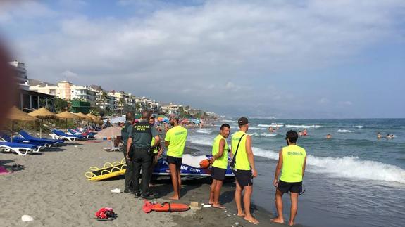 Muere un bañista extranjero en la playa de El Peñoncillo en Torrox