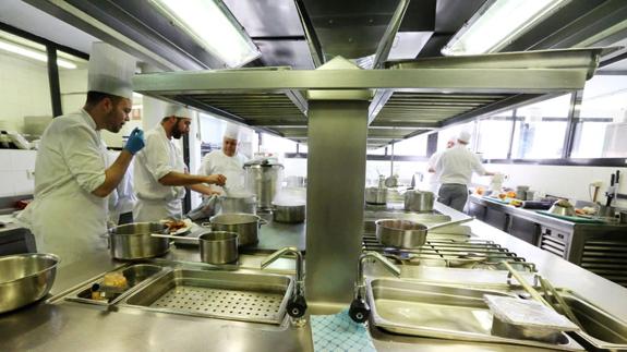 La Cónsula y La Fonda abren el día 12 con el reto de recuperar la normalidad