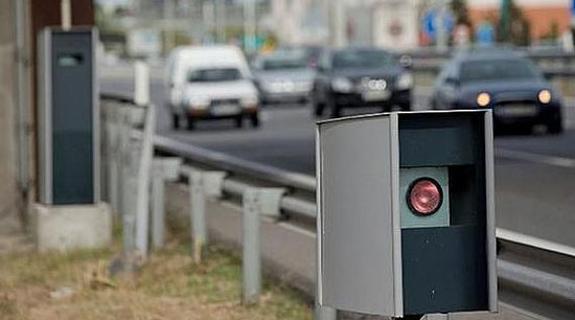 Un radar caza a un coche fúnebre a 130 km/h con el chófer sin puntos del carné y el difunto dentro