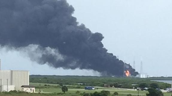Explota un cohete de SpaceX en Cabo Cañaveral