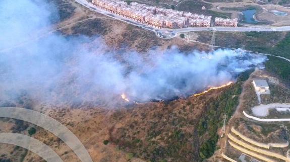 Controlado el incendio en la zona de Arroyo Enmedio de Estepona