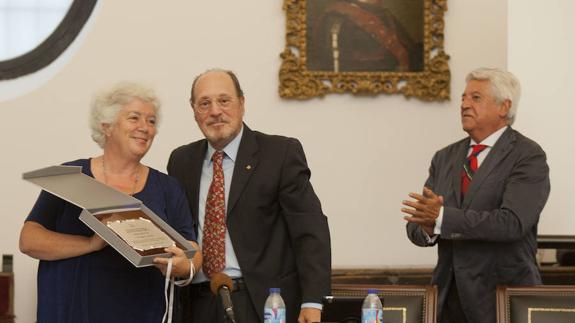 Premio al poeta y periodista que practica la libertad